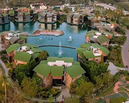 Neonz Resort & Club Ānand Exteriör bild