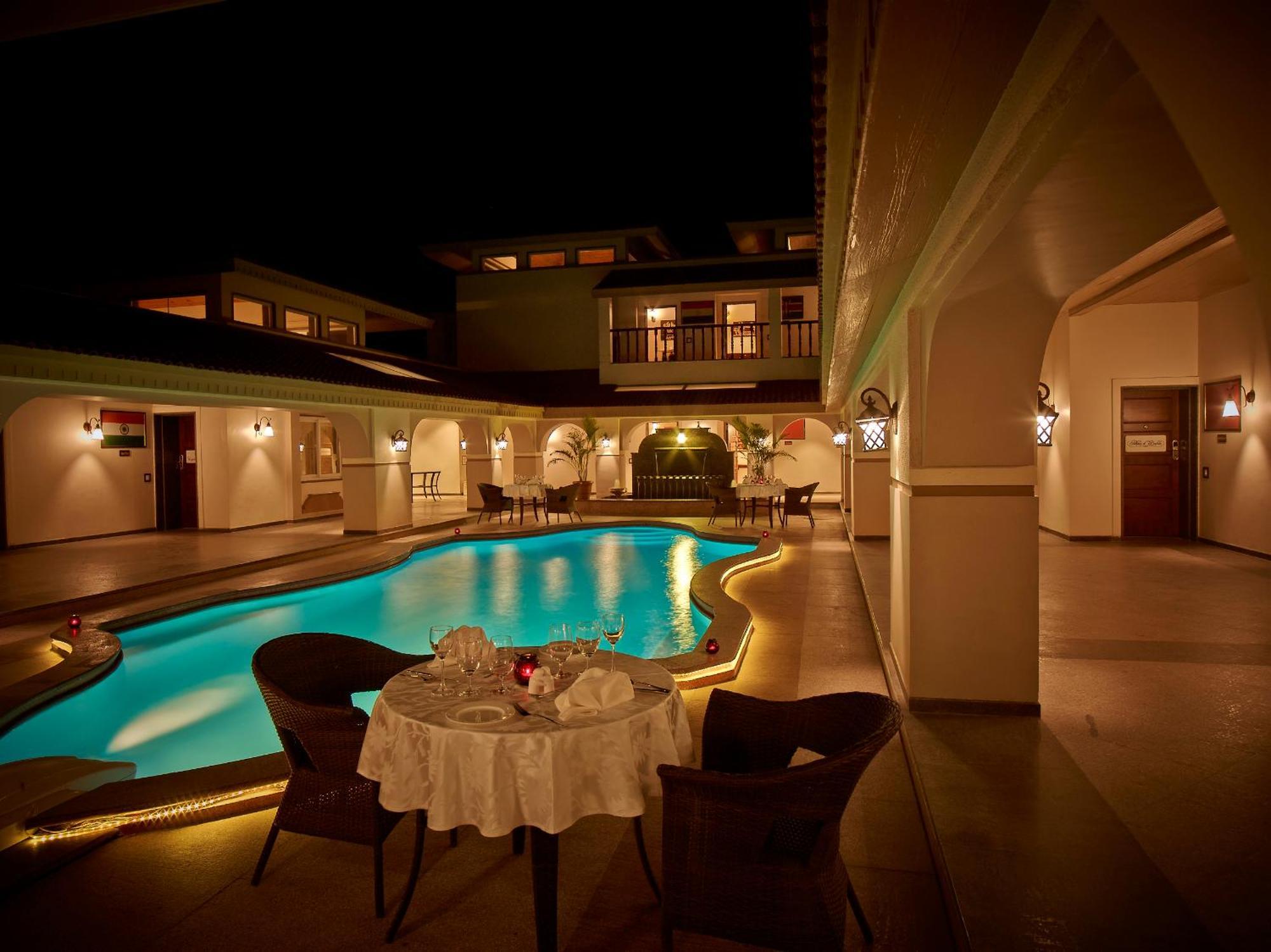 Neonz Resort & Club Ānand Exteriör bild